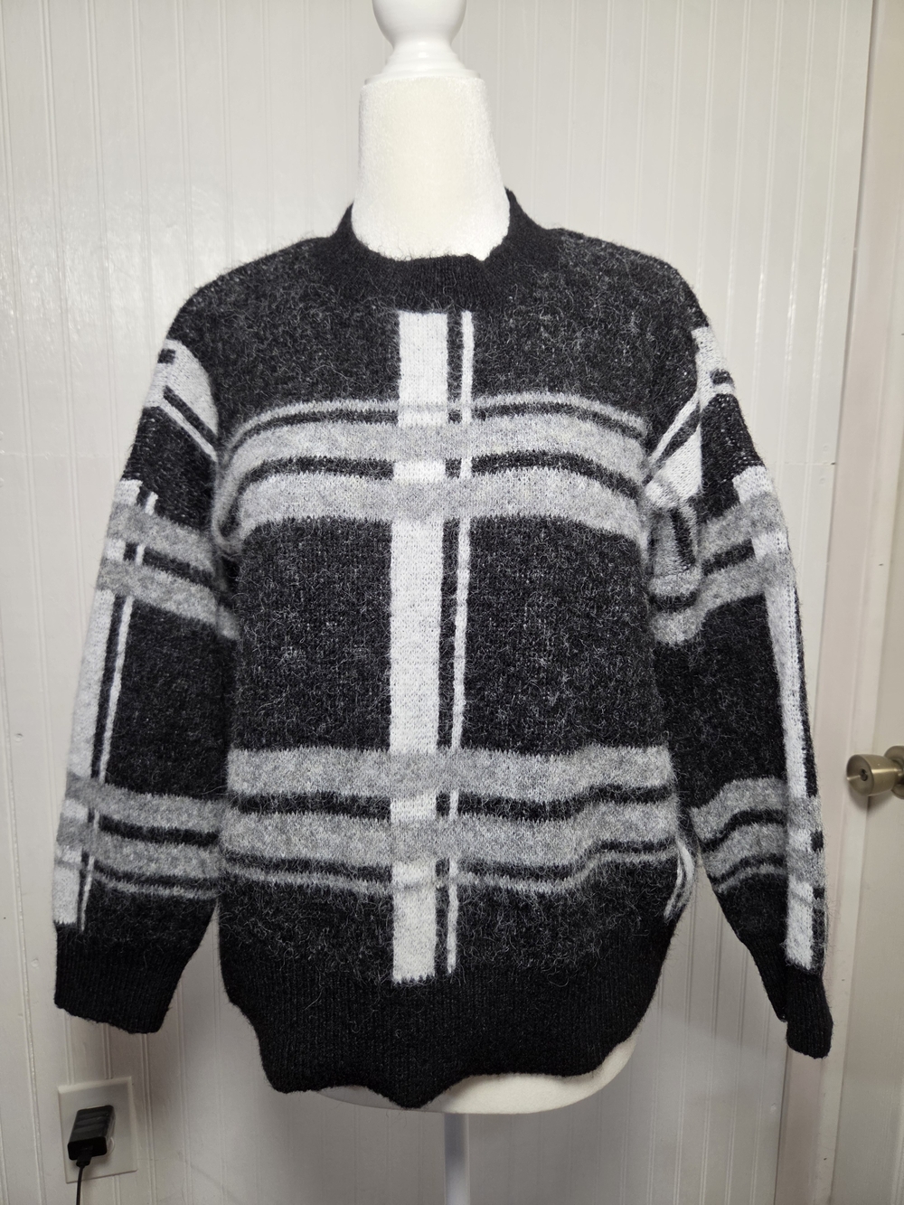 Vince Camuto Black & Gray Plaid Crewneck Sweater